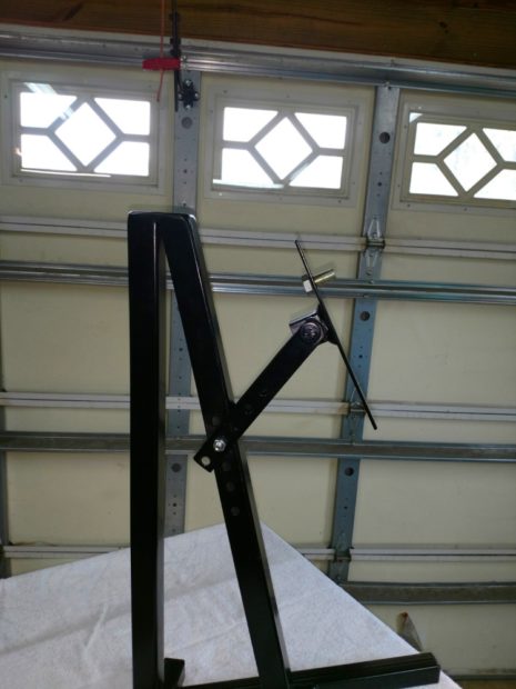 Lean-up mounting hardware