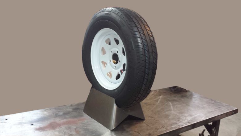 clamshell tire display